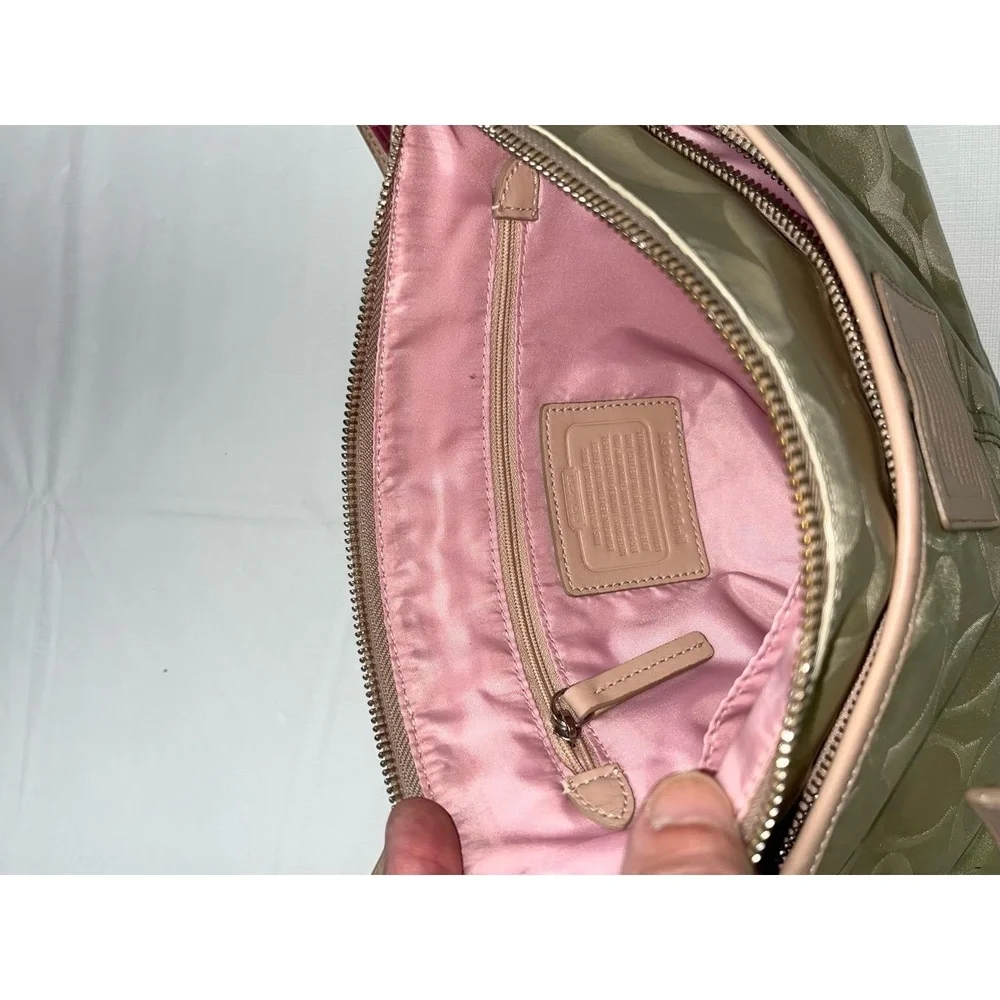Coach Tan Pink Womens B1376-24861 Signature C Adjustable‎ Strap Crossbody Bag